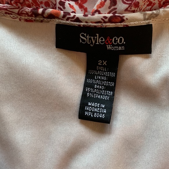 Short flutter sleeved top - Picture 3 of 4